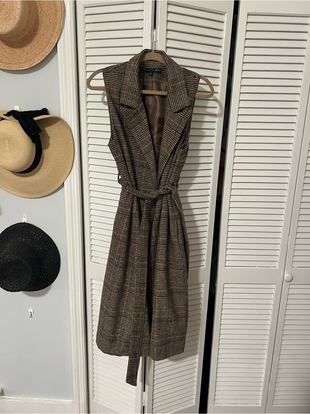 Sleeveless Plaid Belted Long Vest in Brown